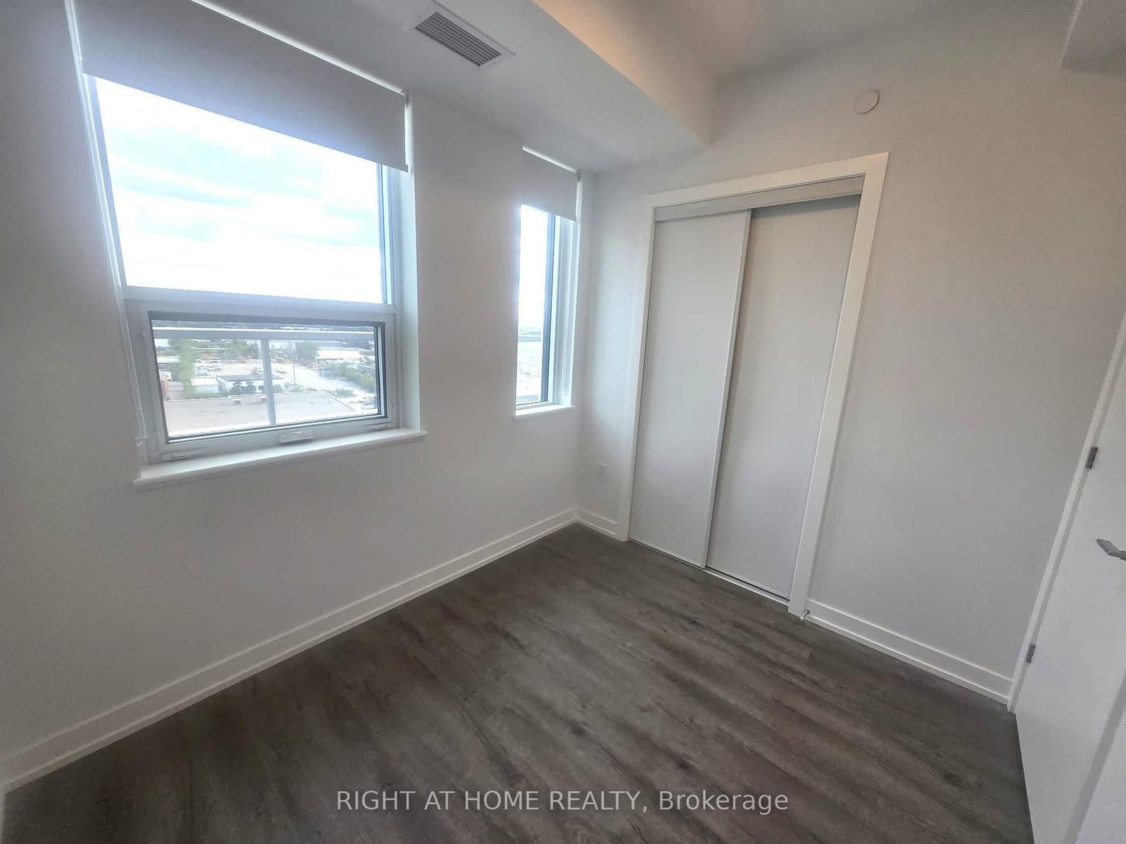 21 Meadowdale Road, Unit 902 thumbnail 16