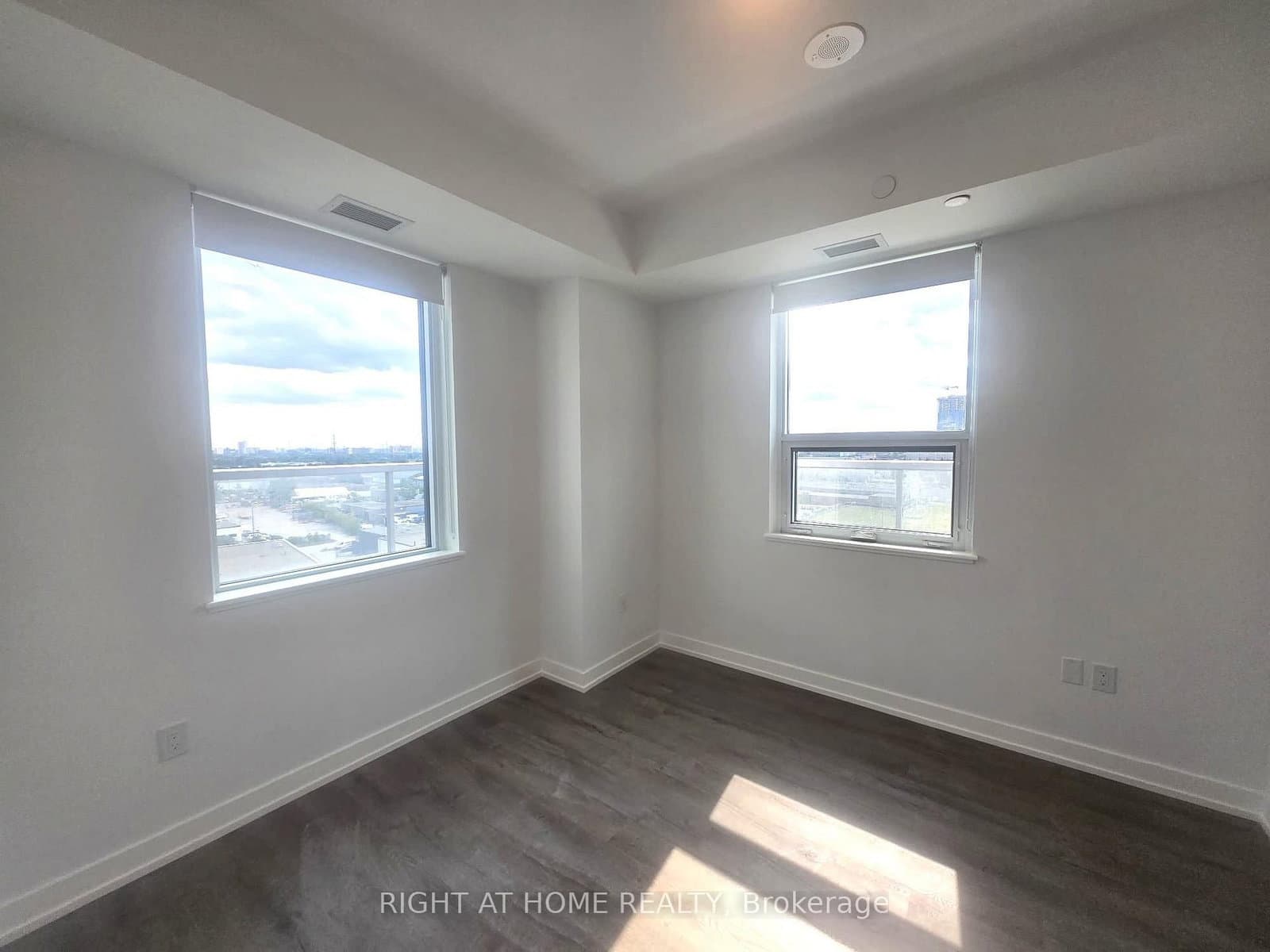 21 Meadowdale Road, Unit 902 thumbnail 17