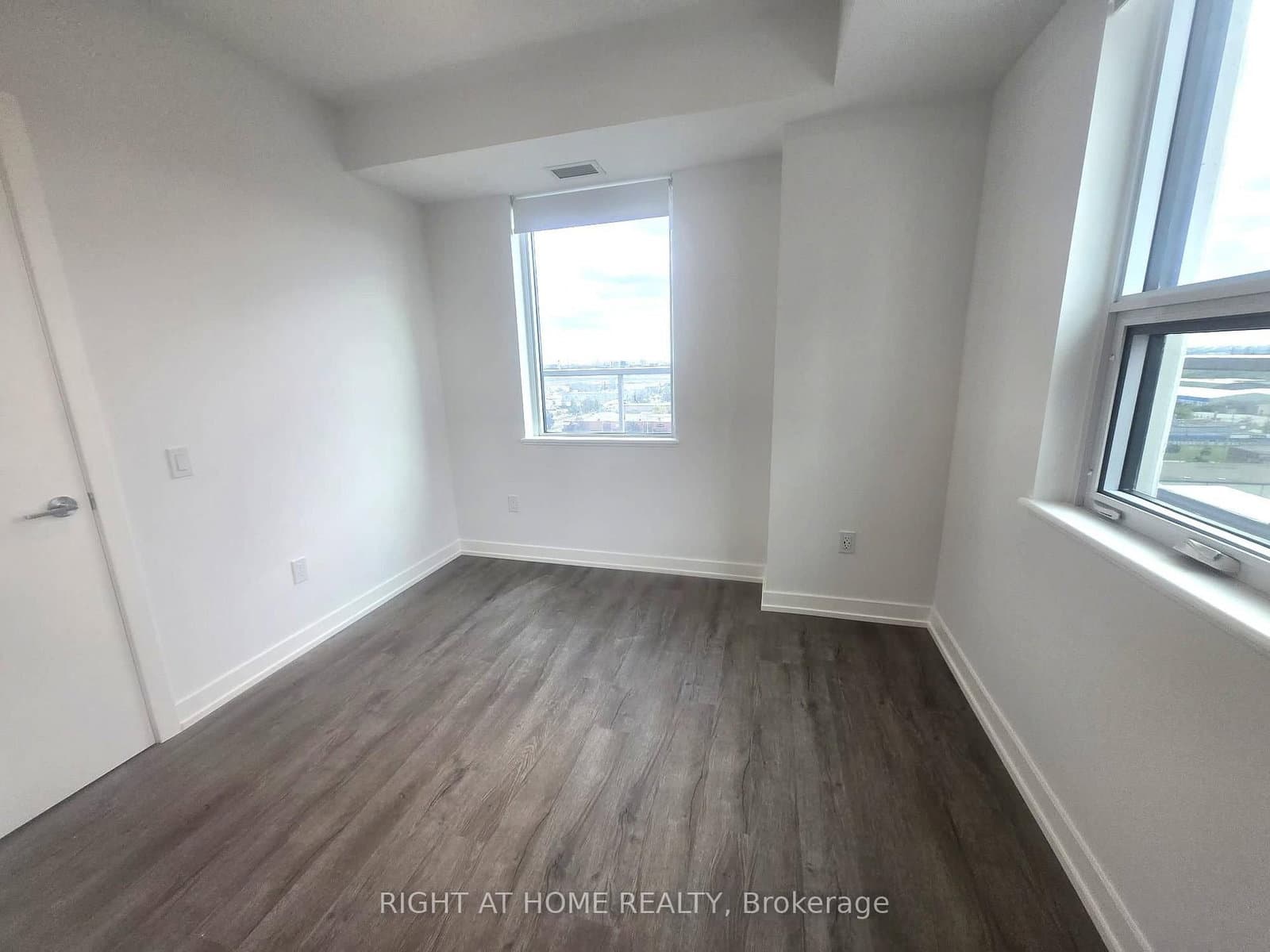 21 Meadowdale Road, Unit 902 thumbnail 18