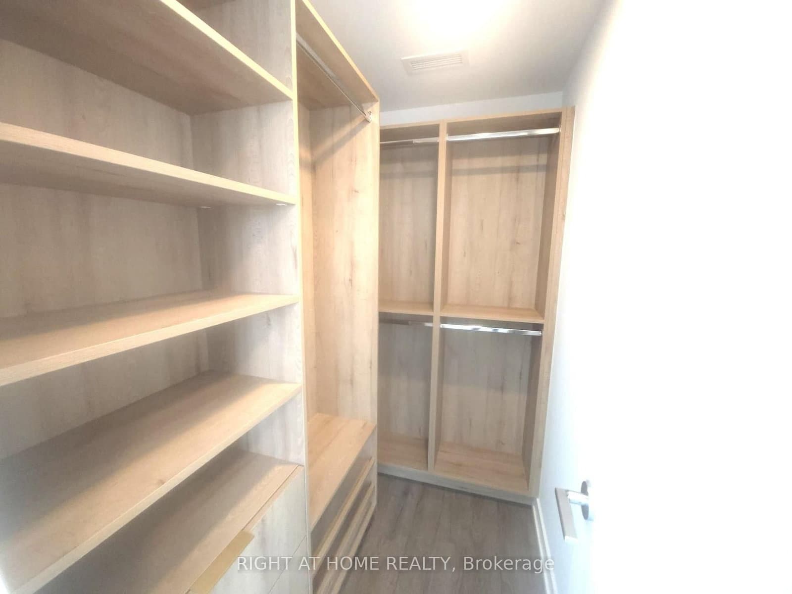 21 Meadowdale Road, Unit 902 thumbnail 22