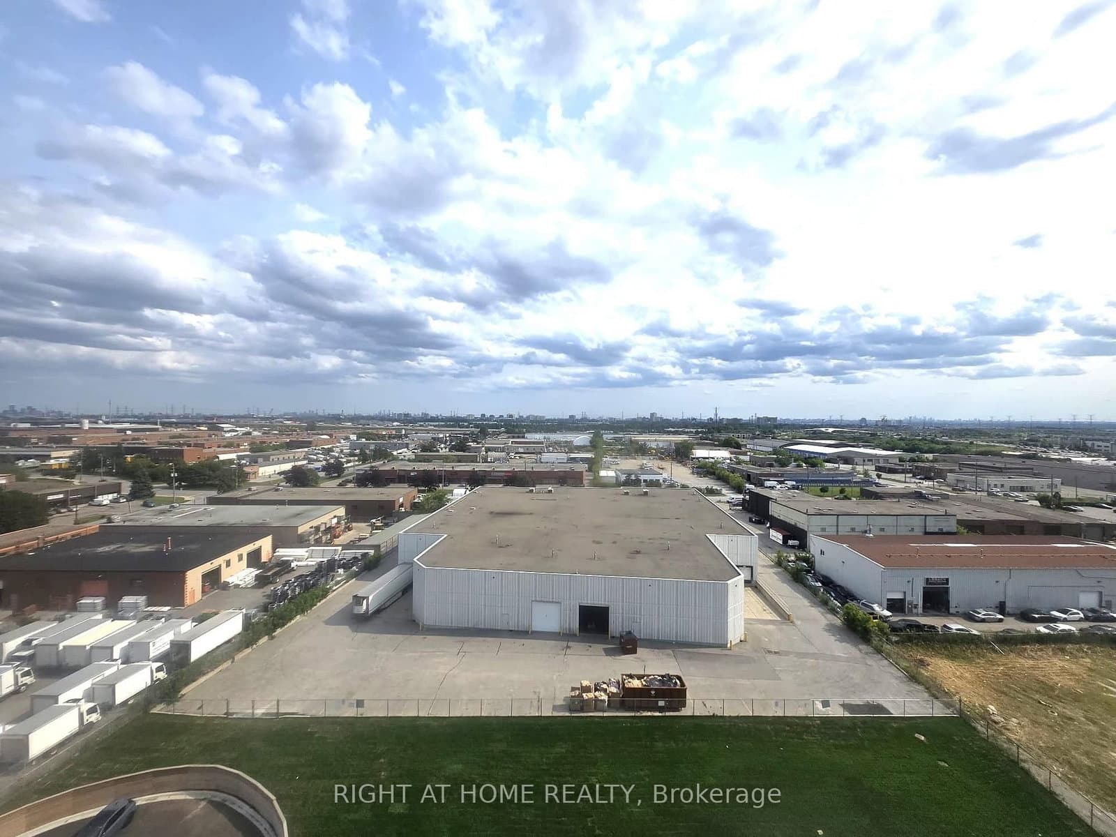 21 Meadowdale Road, Unit 902 thumbnail 23