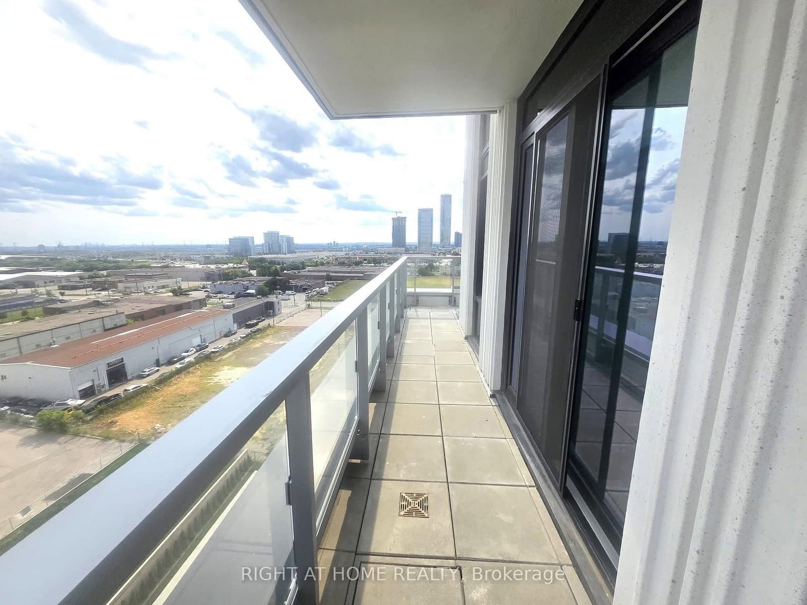 21 Meadowdale Road, Unit 902 thumbnail 24