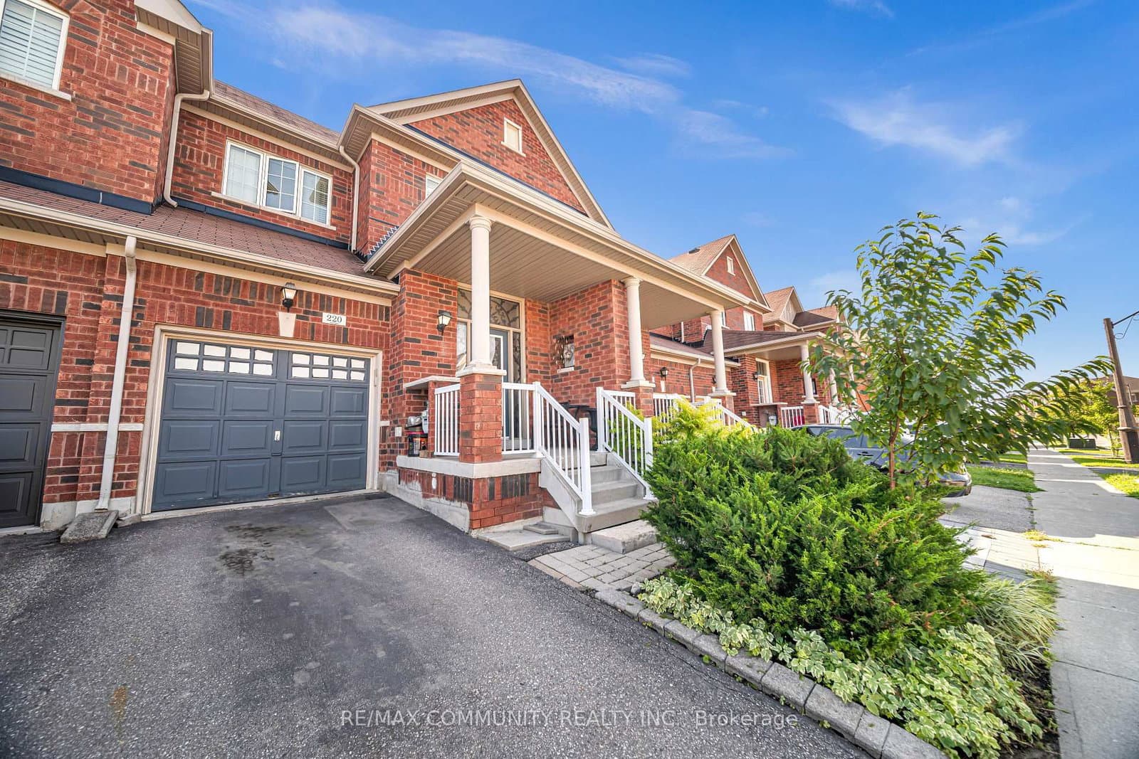 220 Lageer Drive thumbnail 3