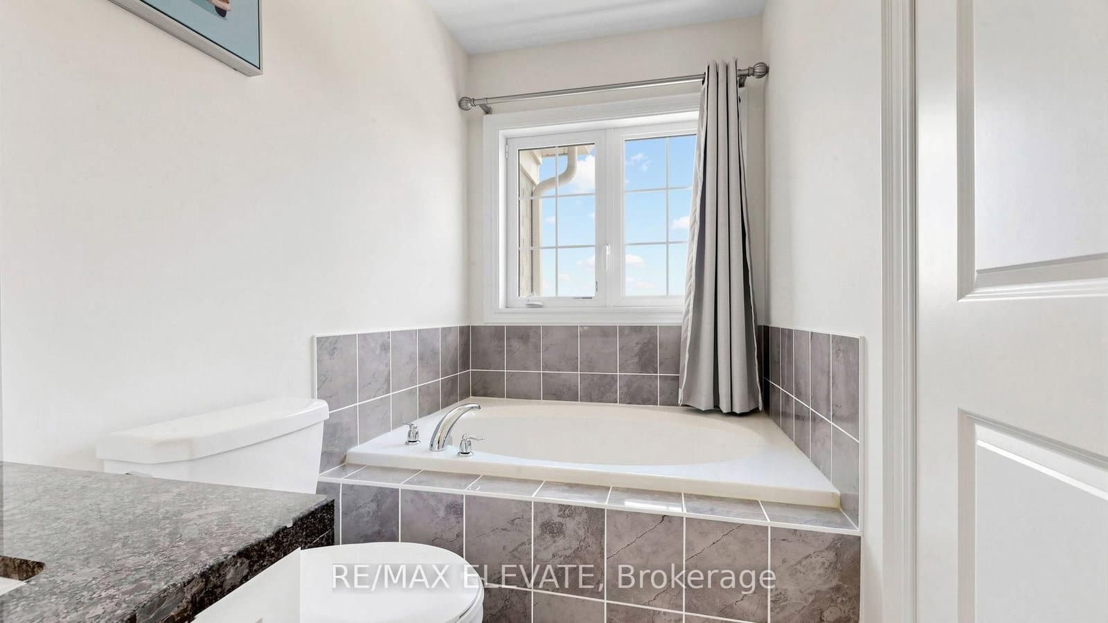 265 Kirkham Drive thumbnail 32