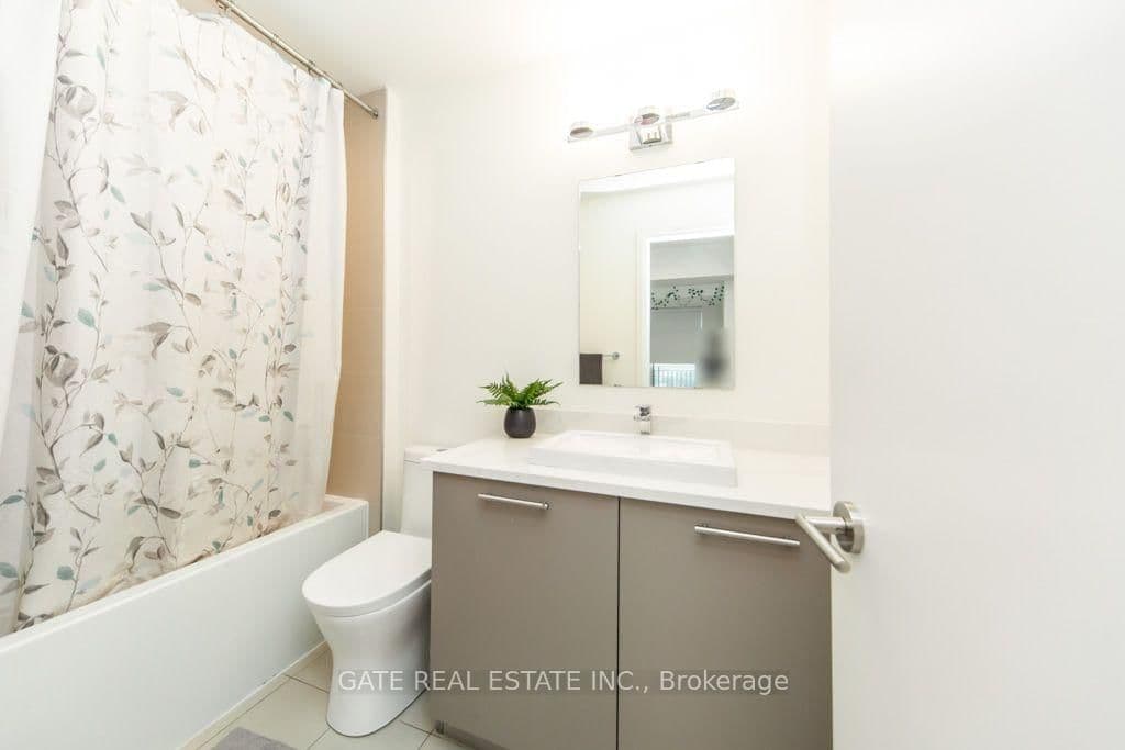 101 Cathedral High Street, Unit Ph3 thumbnail 42