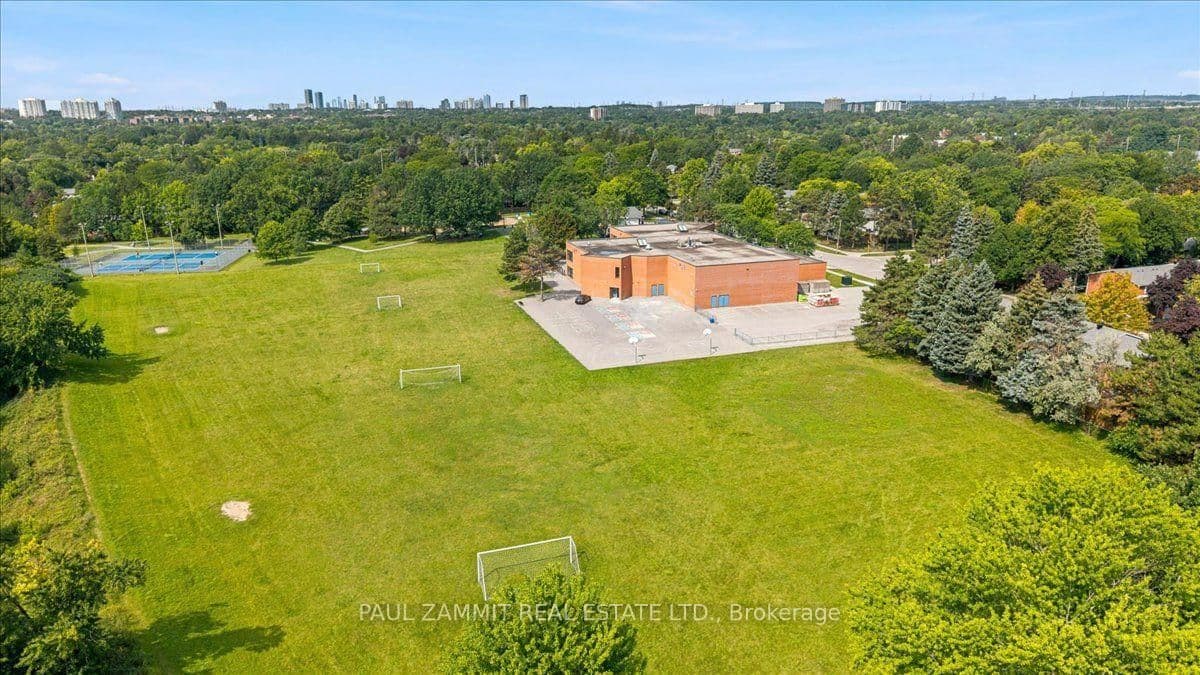 42 Nicholson Way thumbnail 24