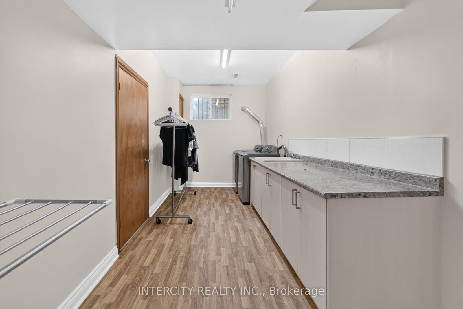 10 East Drive E thumbnail 28