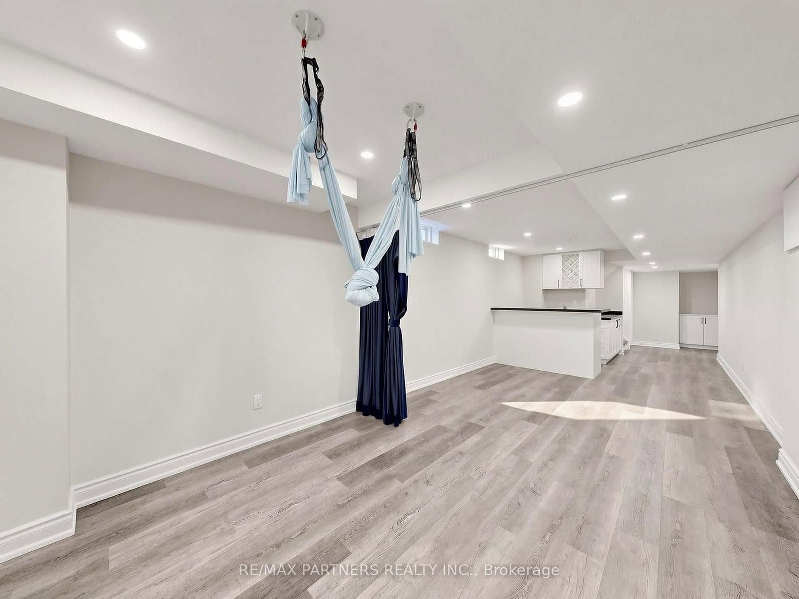 21 Russell Hill Road thumbnail 33