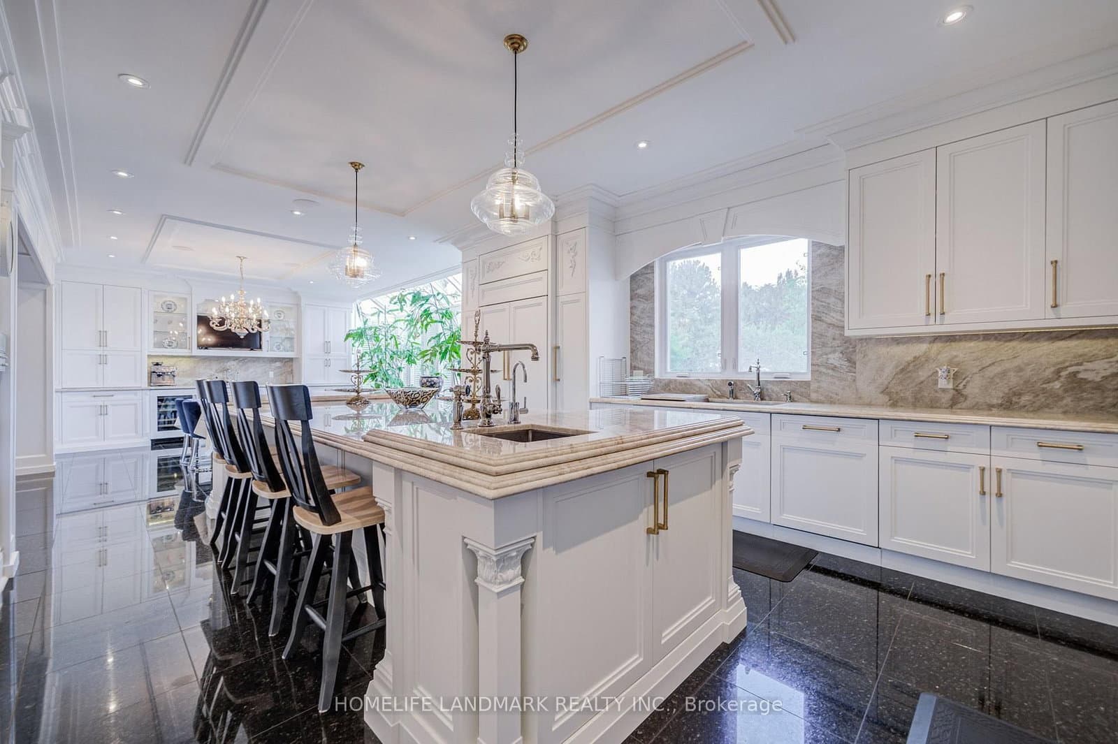 21 Kensington Drive thumbnail 19