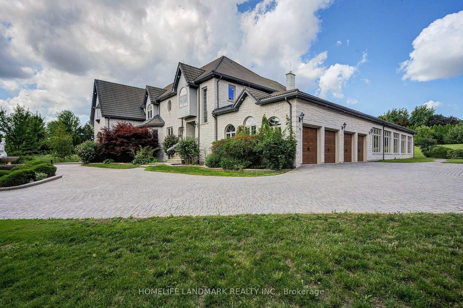 21 Kensington Drive thumbnail 2