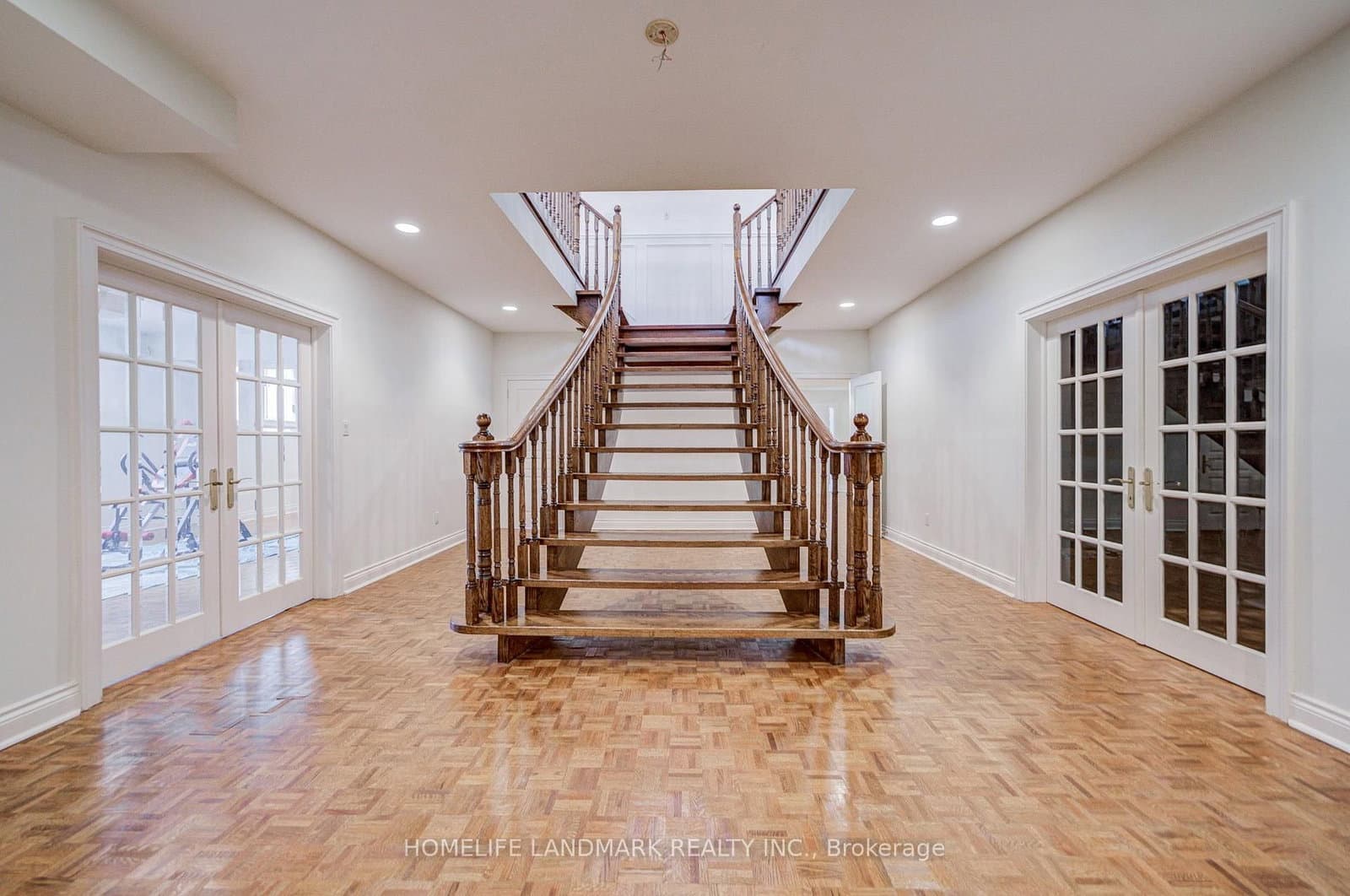 21 Kensington Drive thumbnail 43