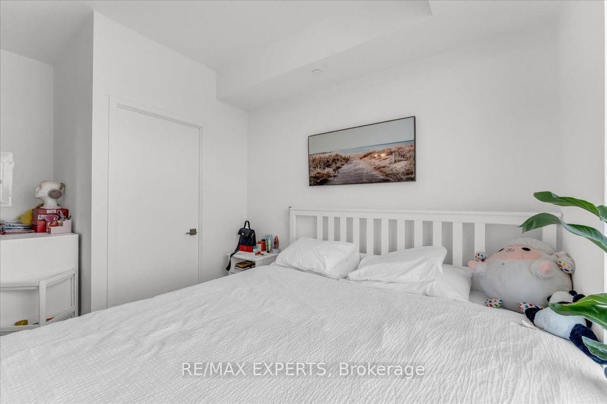 498 Caldari Road, Unit 828 thumbnail 20
