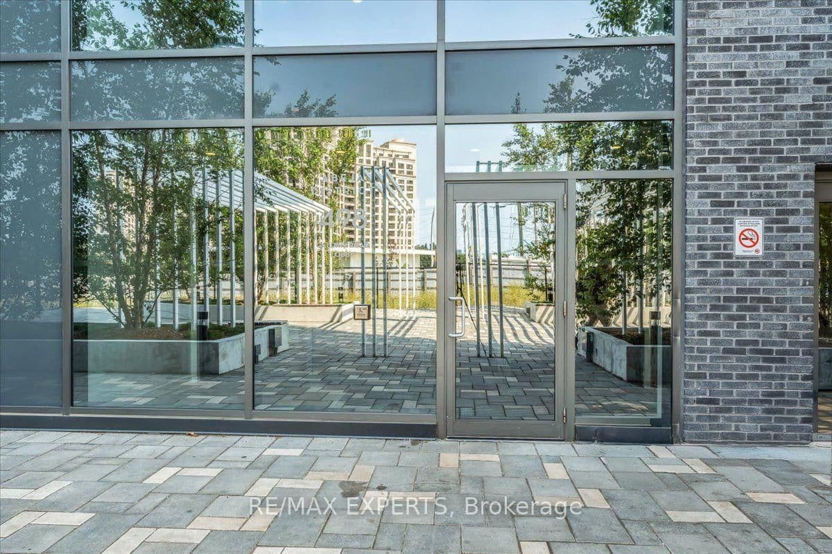 498 Caldari Road, Unit 828 thumbnail 3