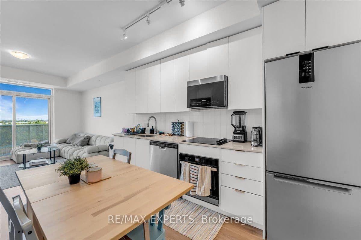 498 Caldari Road, Unit 828 thumbnail 8