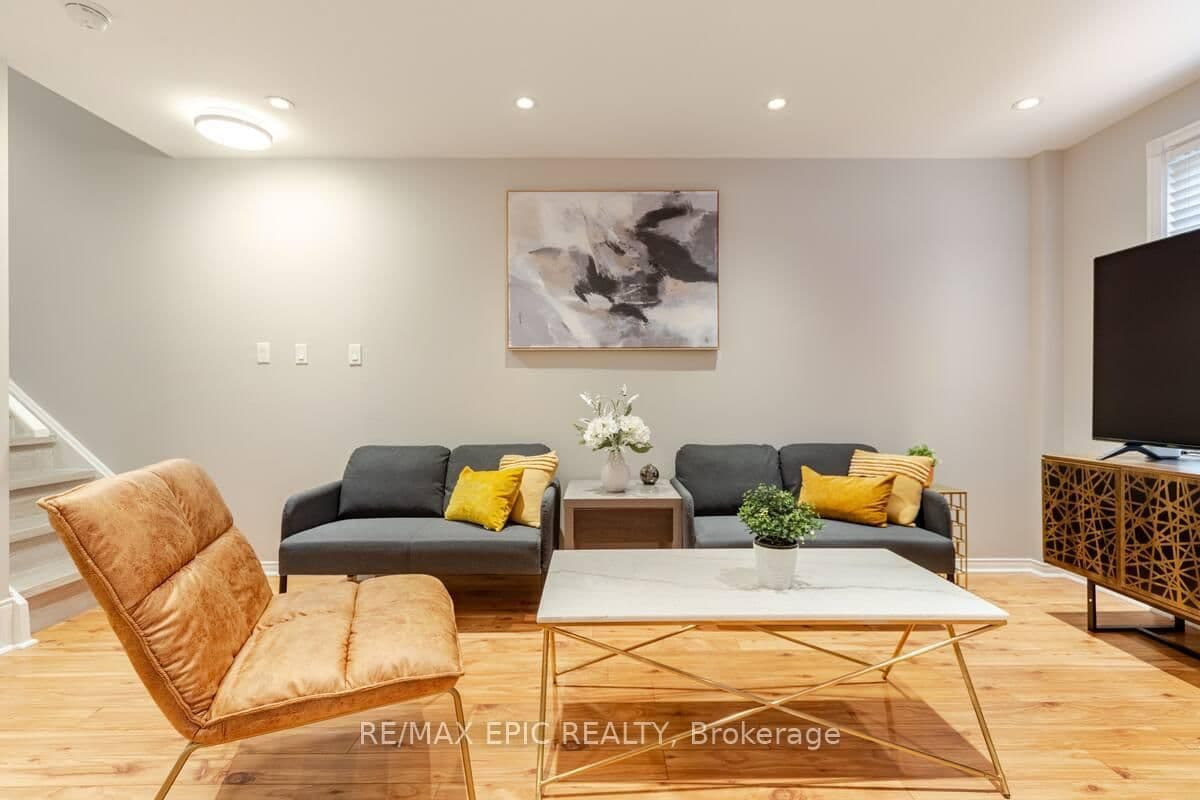 75 Weldrick Road E, Unit 732 thumbnail 2