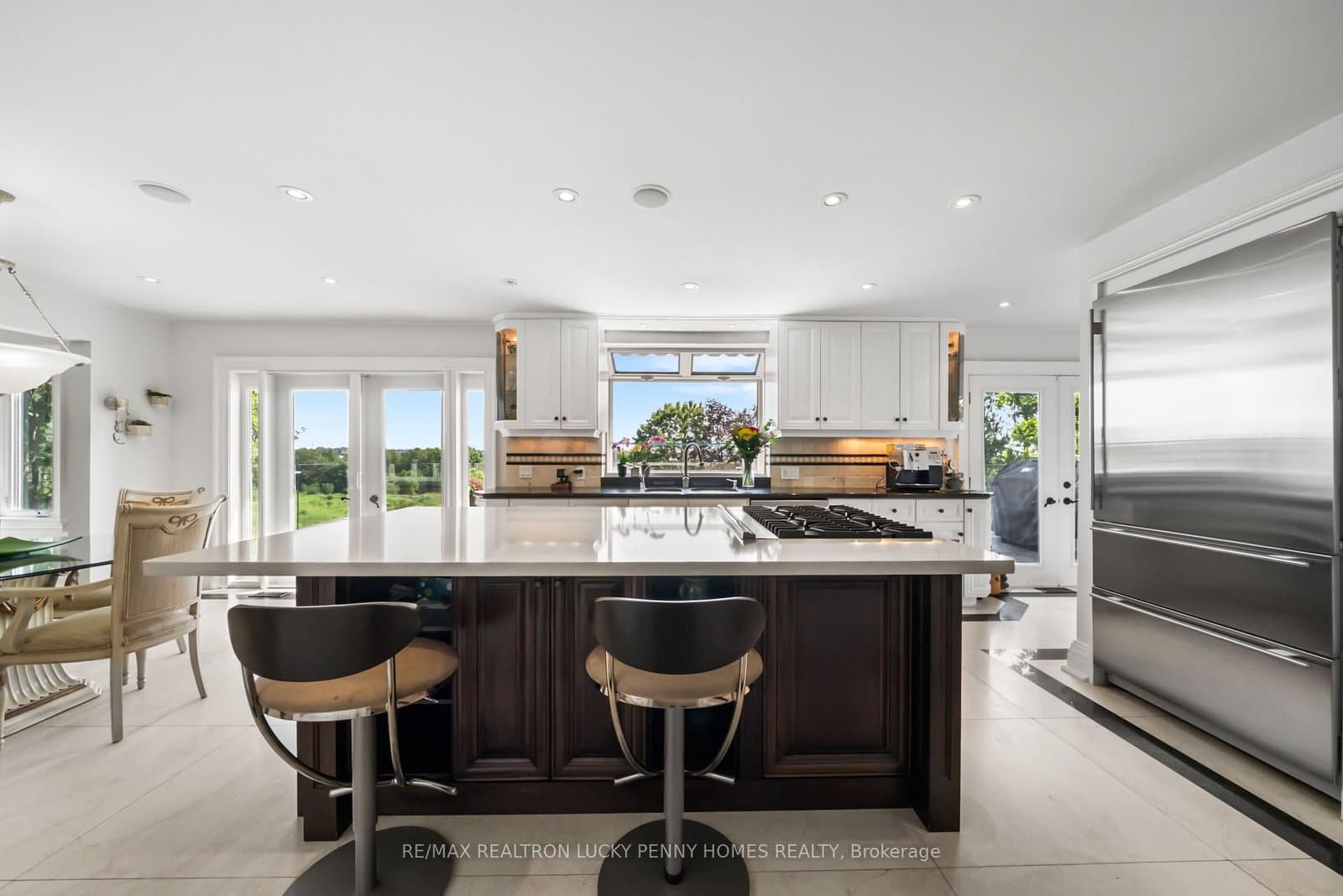 27 Glenridge Drive thumbnail 15
