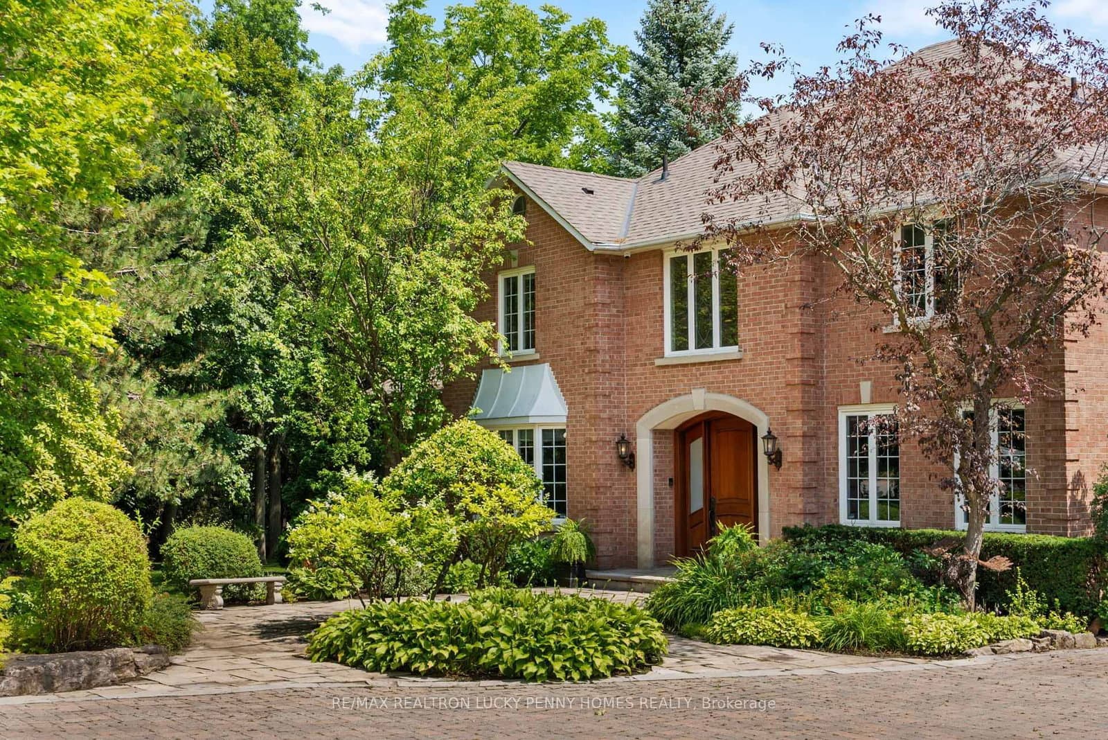 27 Glenridge Drive thumbnail 2