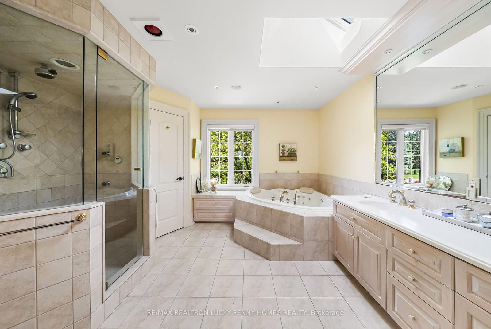 27 Glenridge Drive thumbnail 31