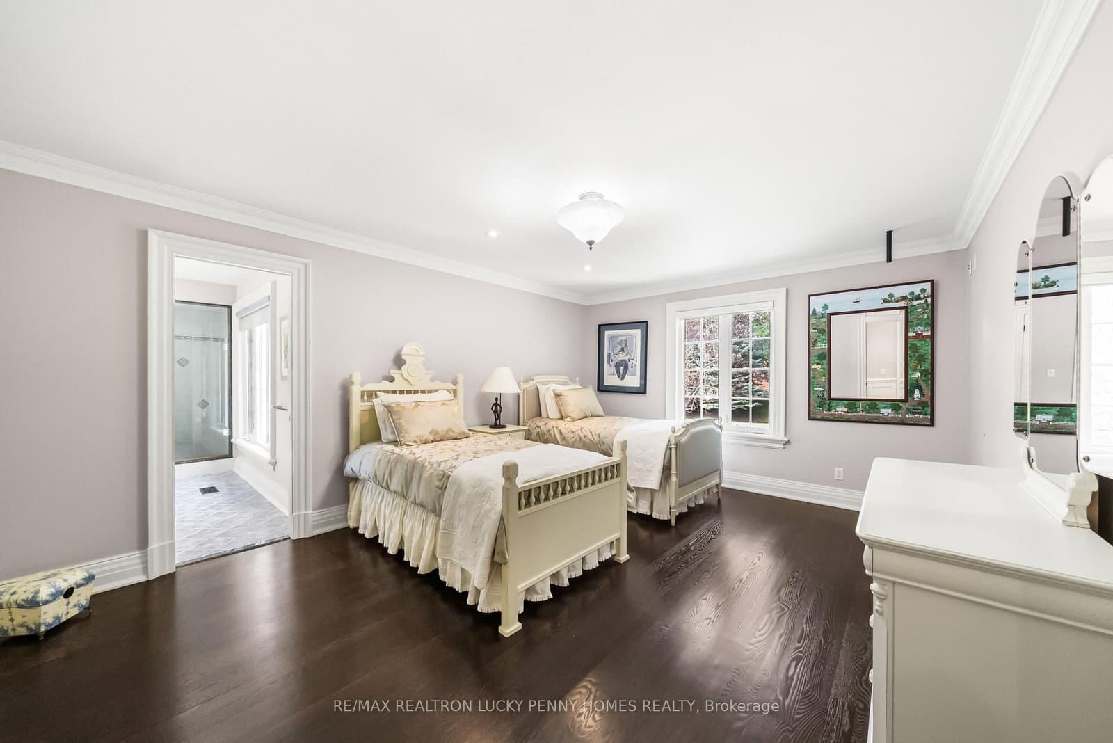 27 Glenridge Drive thumbnail 35