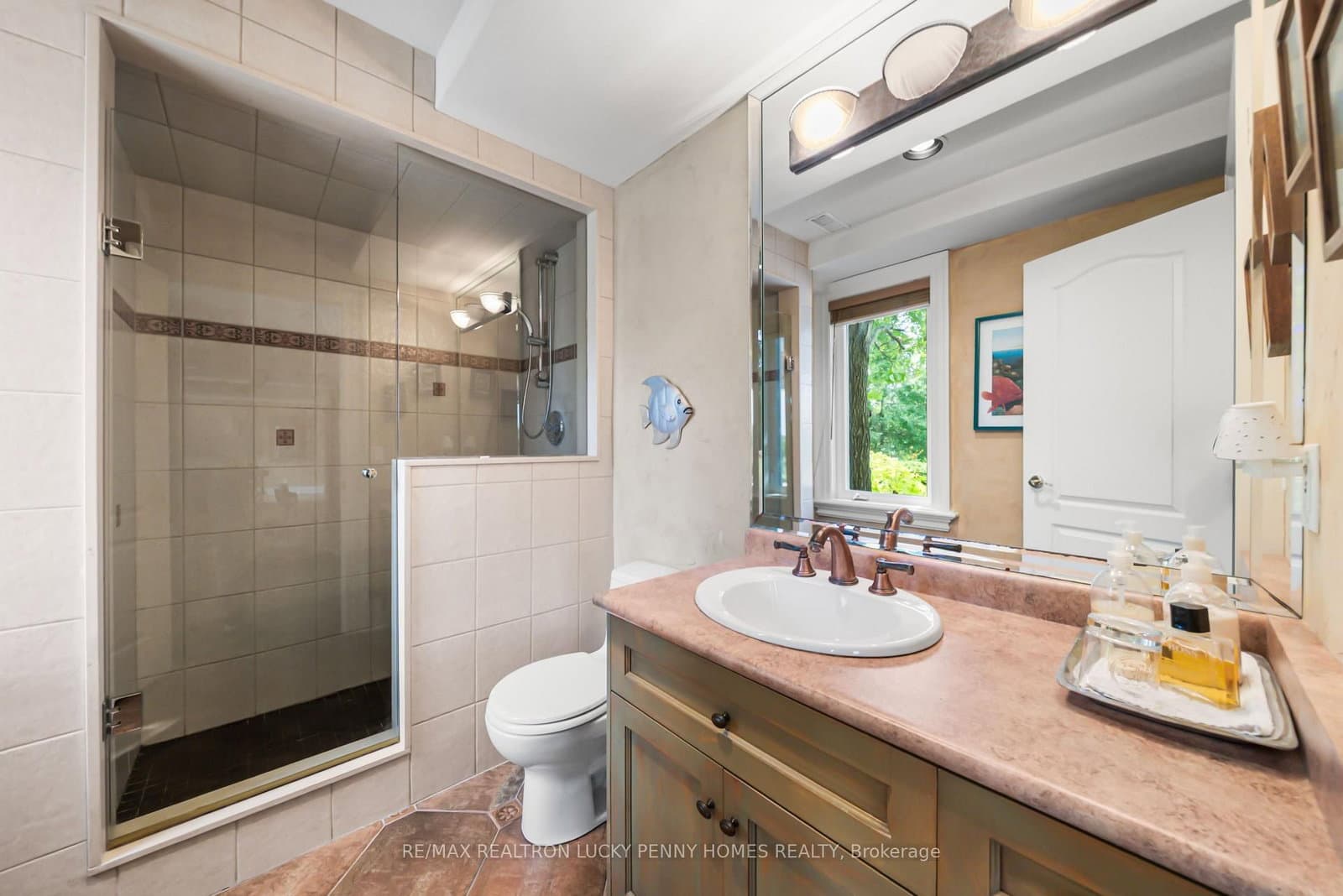 27 Glenridge Drive thumbnail 44
