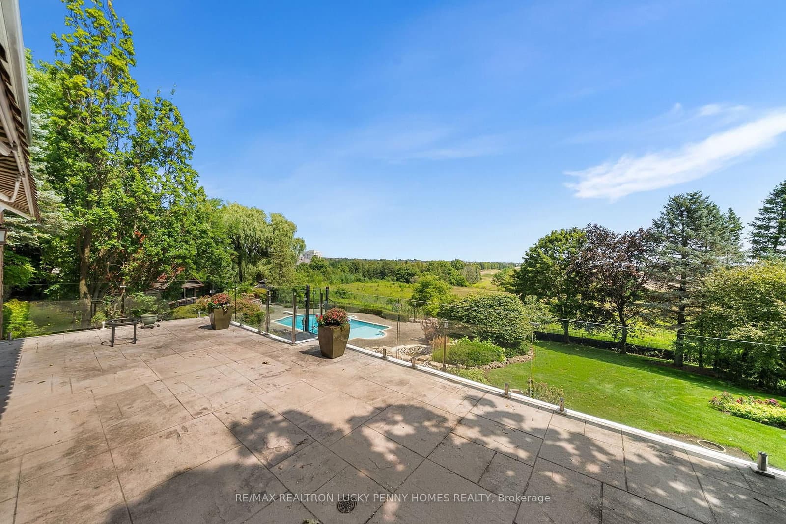 27 Glenridge Drive thumbnail 47