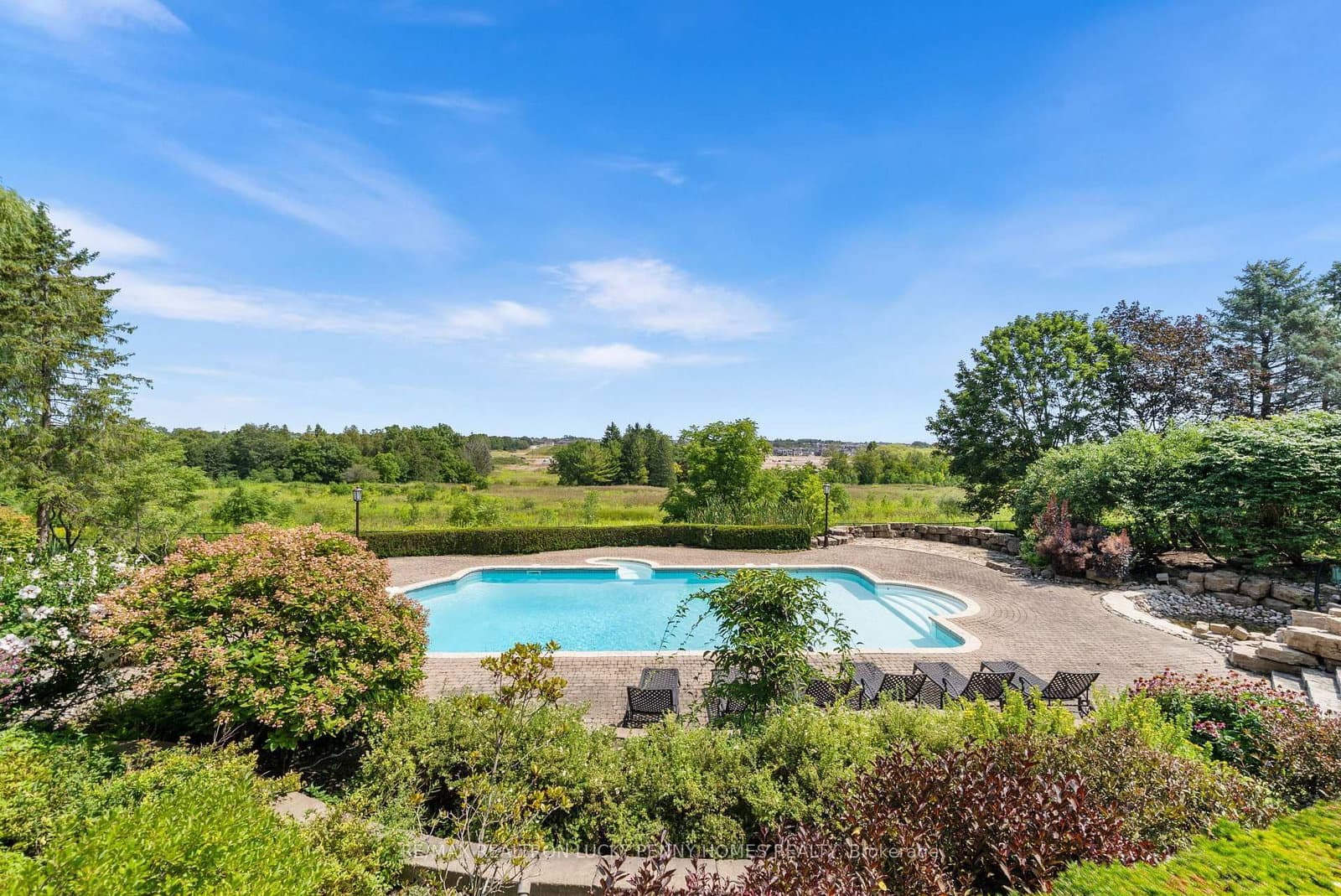 27 Glenridge Drive thumbnail 48