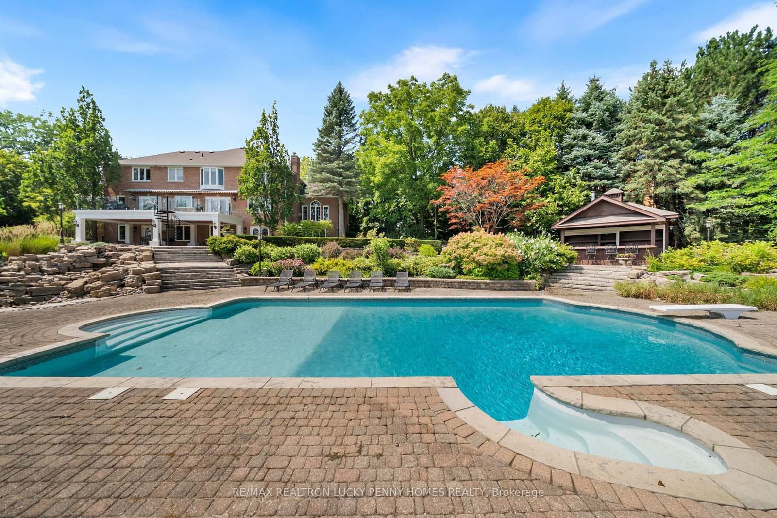 27 Glenridge Drive thumbnail 49
