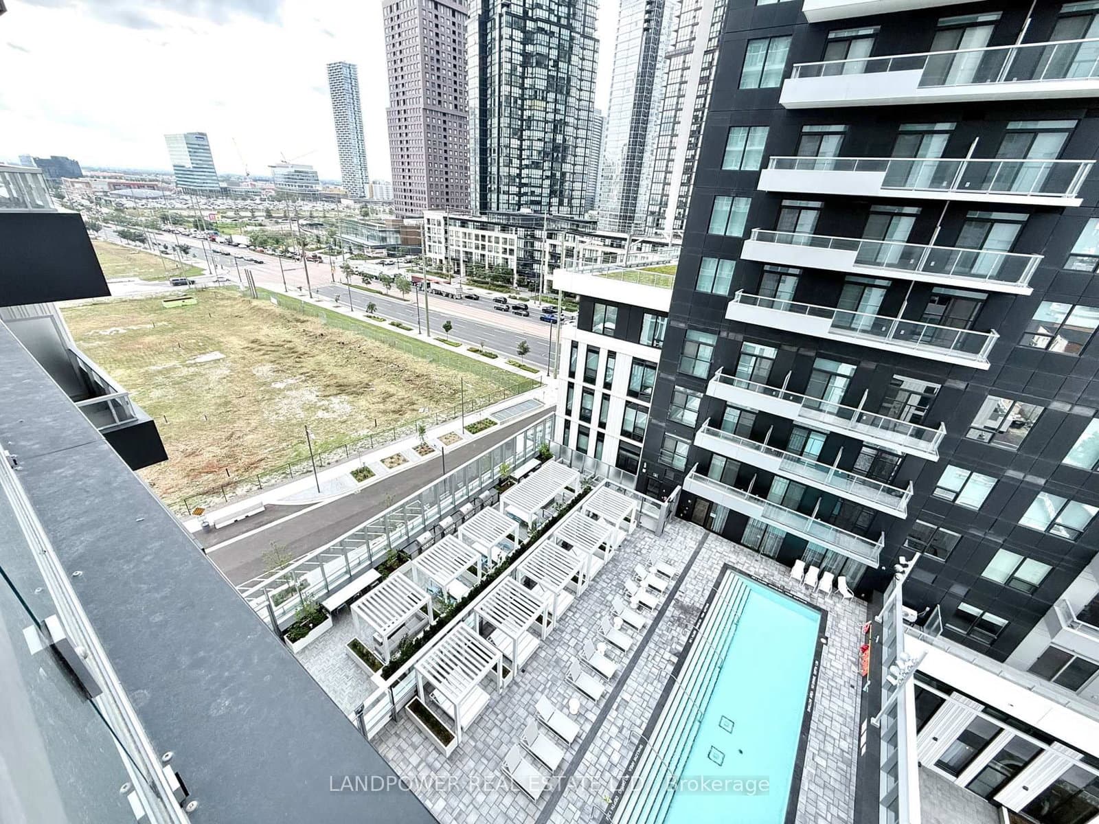 21 Meadowdale Road, Unit 907 thumbnail 16