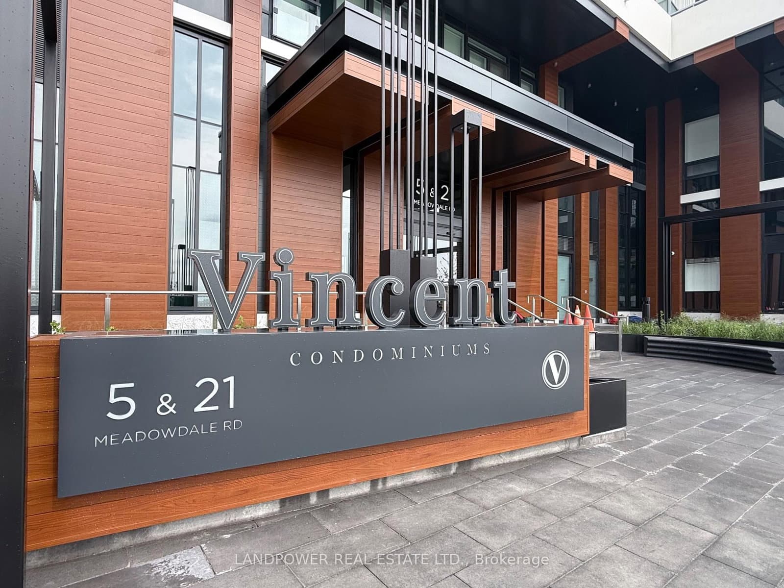 21 Meadowdale Road, Unit 907 thumbnail 2