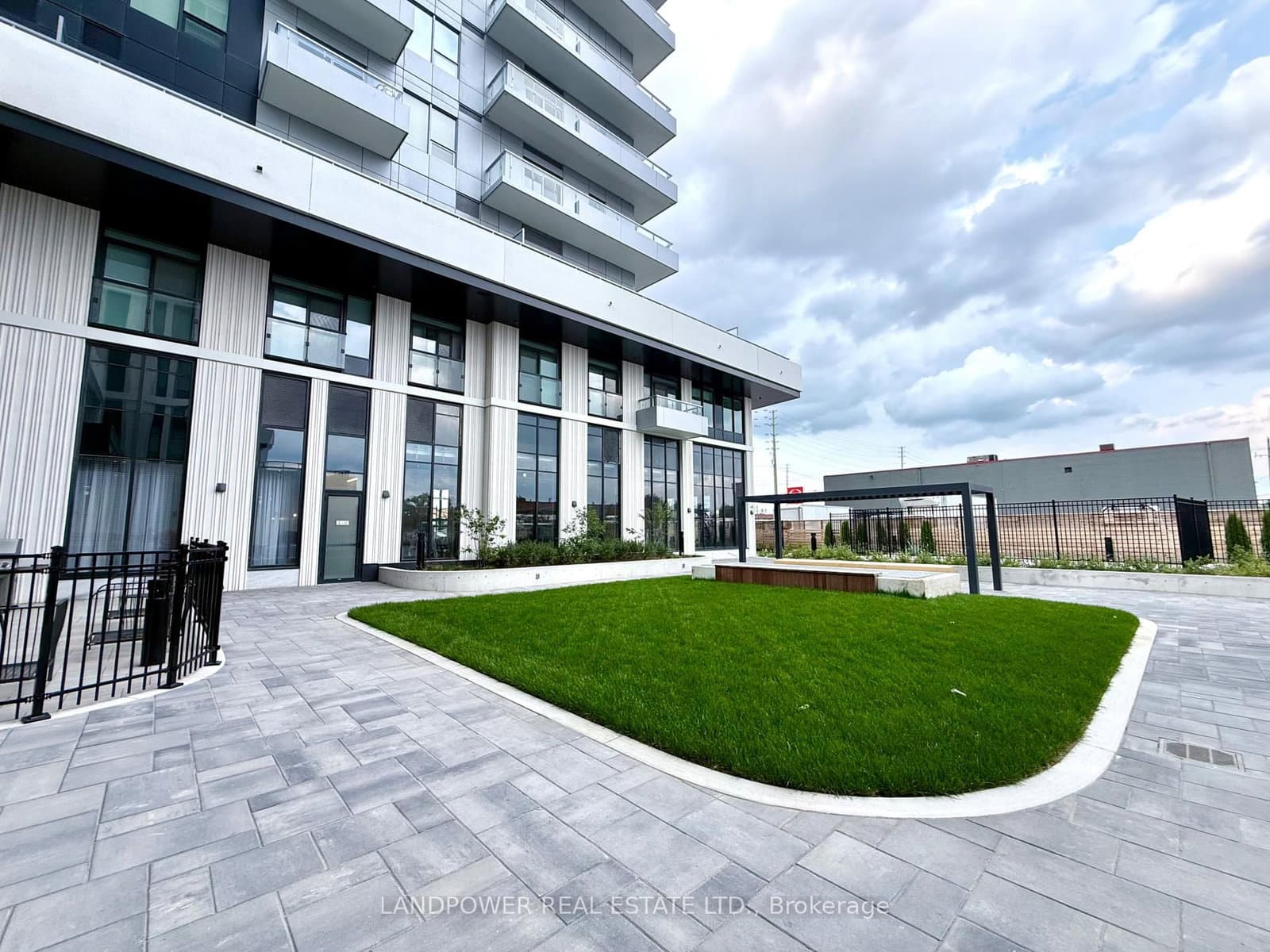 21 Meadowdale Road, Unit 907 thumbnail 27
