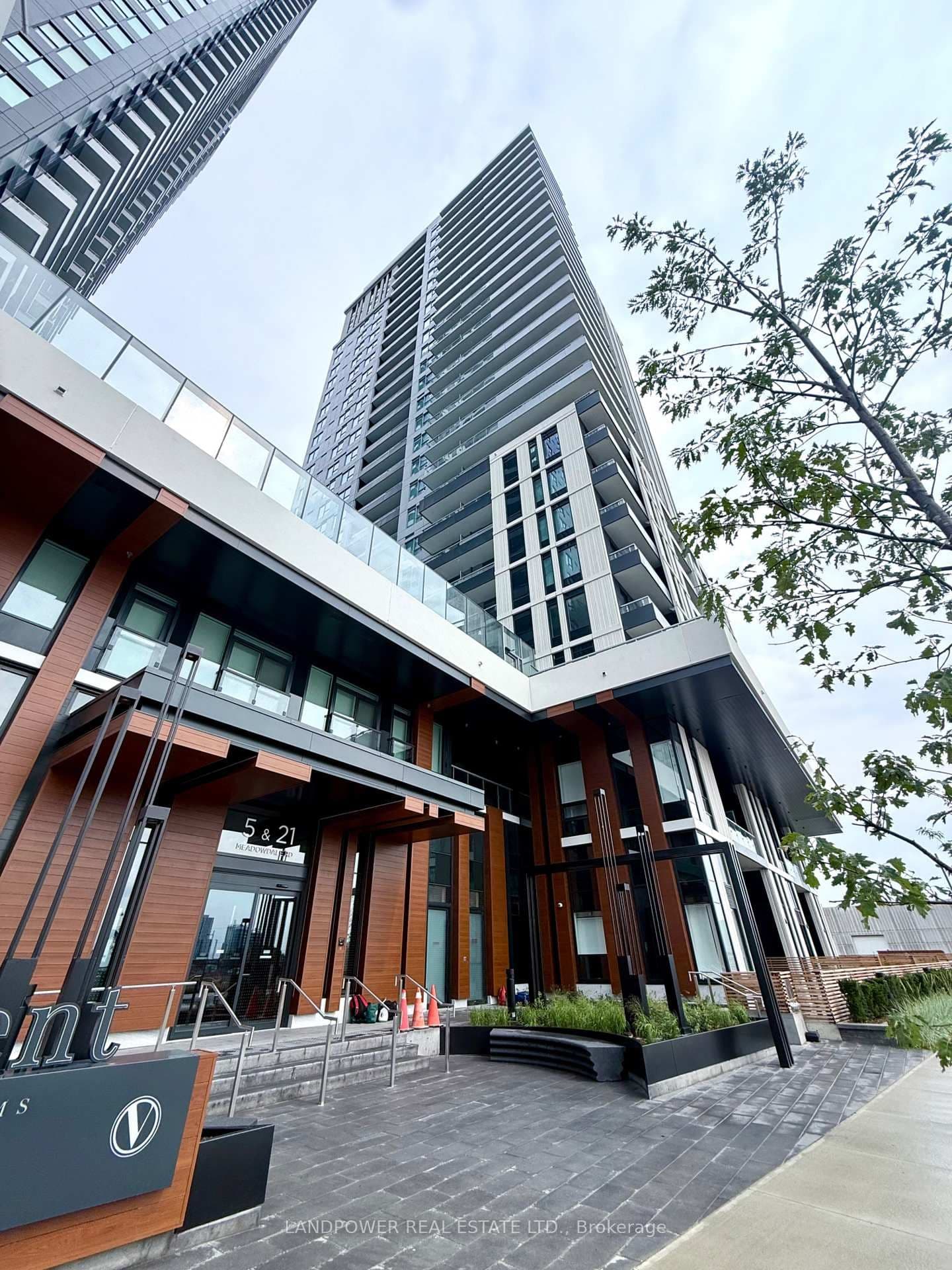 21 Meadowdale Road, Unit 907 thumbnail 3