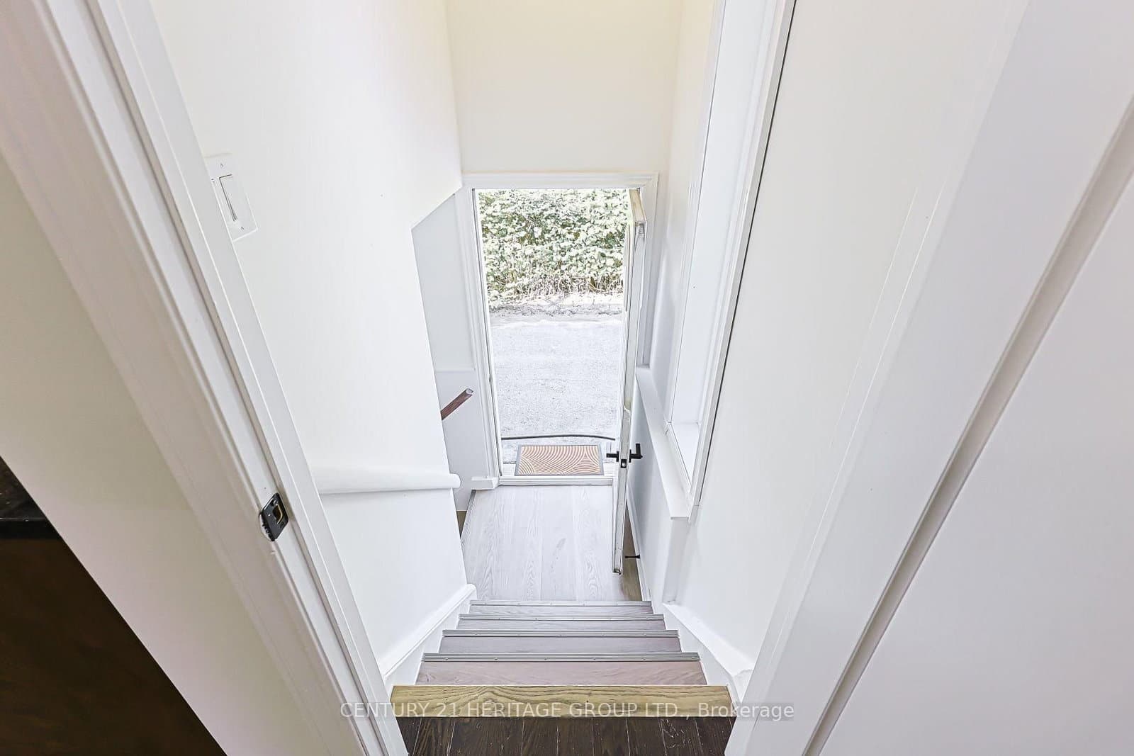314 Wenlock Avenue thumbnail 17