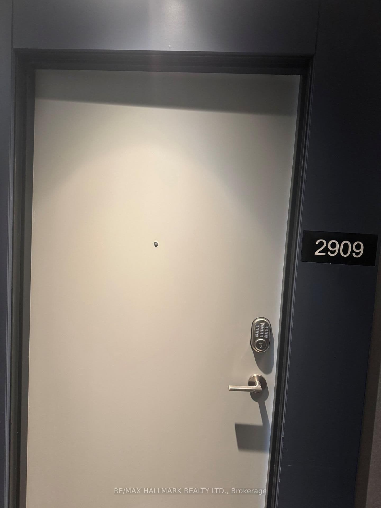 30 Upper Mall Way, Unit 2909 thumbnail 3