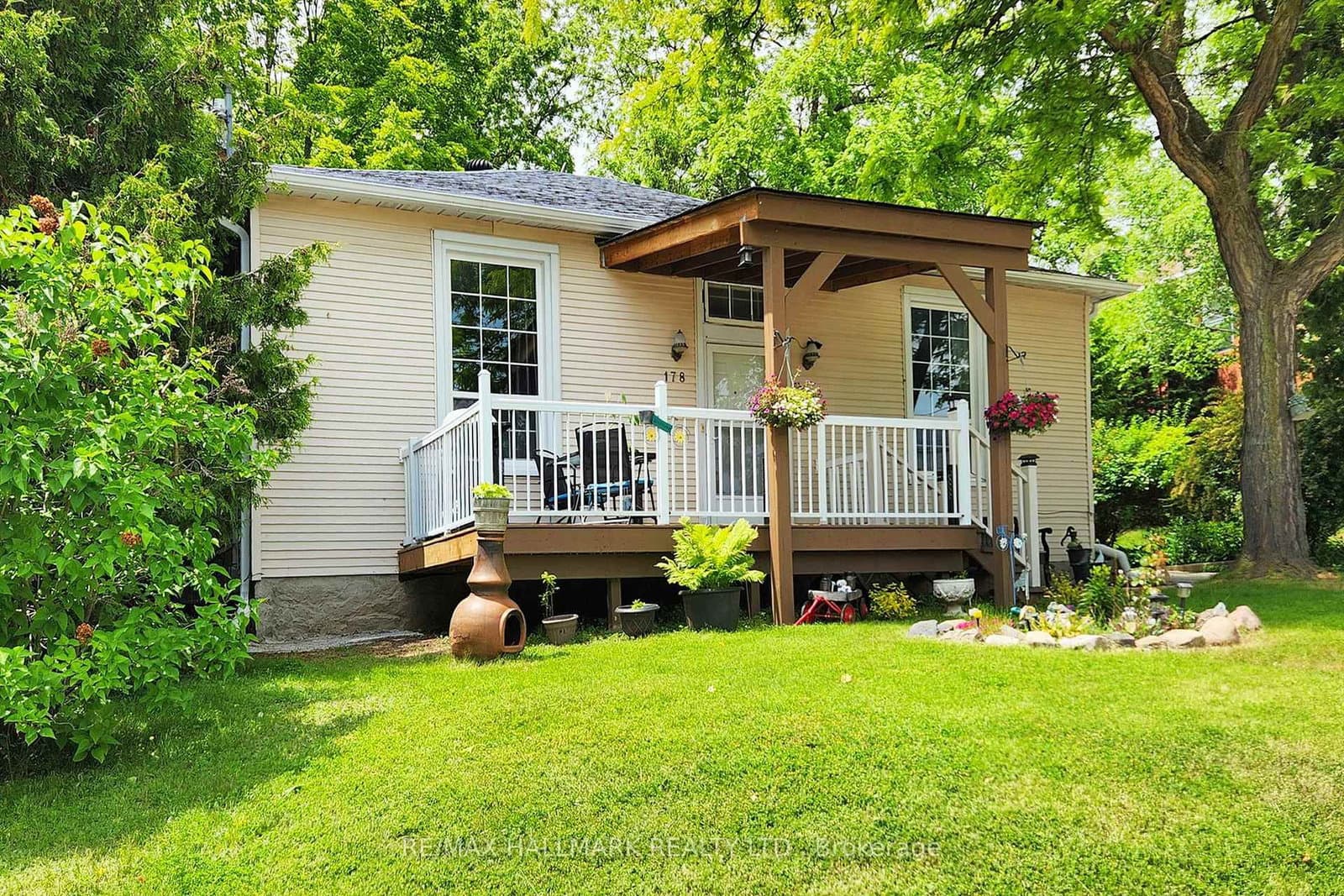 178 Barrie Street thumbnail 2