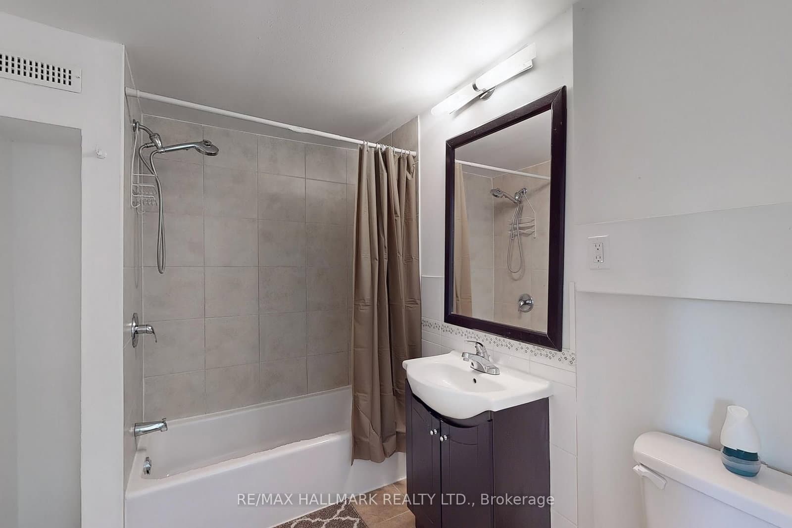 178 Barrie Street thumbnail 40