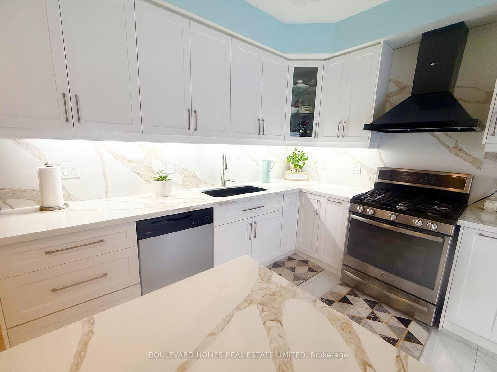 20 Russell Hill Road thumbnail 17