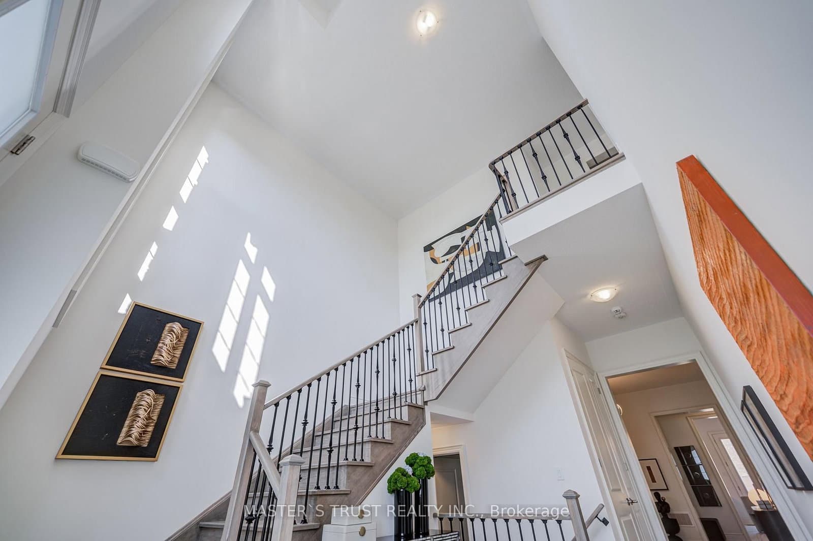 155 Prairie Rose Drive thumbnail 4
