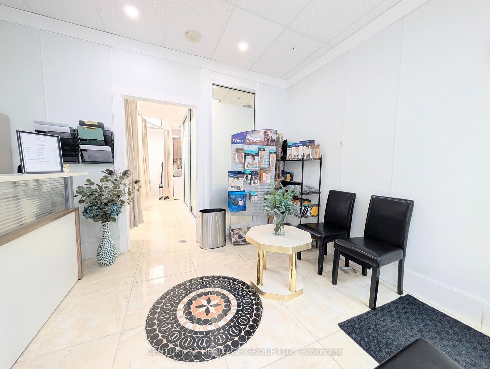 7181 Yonge Street, Unit 2 thumbnail 3