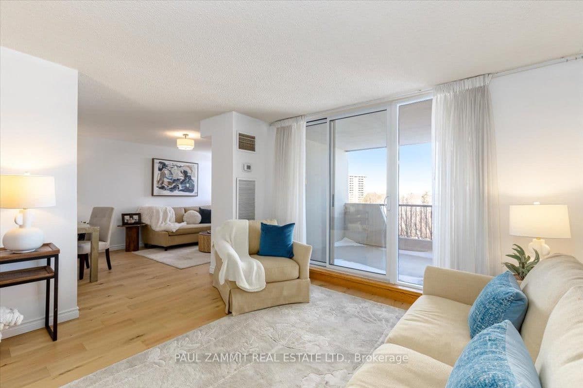 7811 Yonge Street, Unit 701 thumbnail 12