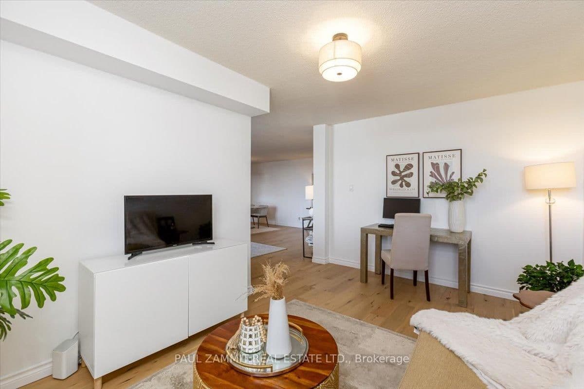 7811 Yonge Street, Unit 701 thumbnail 14