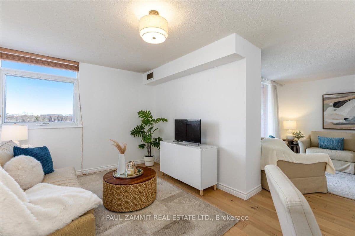 7811 Yonge Street, Unit 701 thumbnail 15