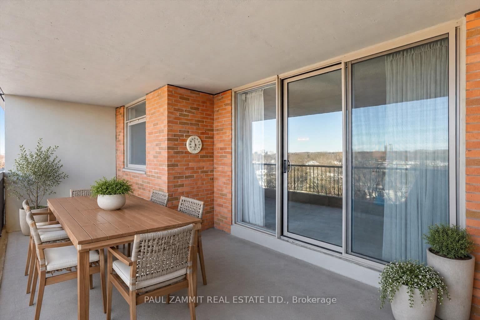 7811 Yonge Street, Unit 701 thumbnail 2