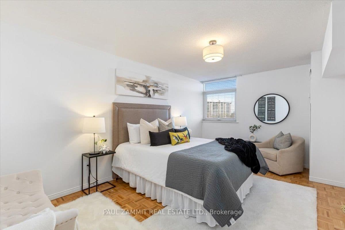 7811 Yonge Street, Unit 701 thumbnail 22