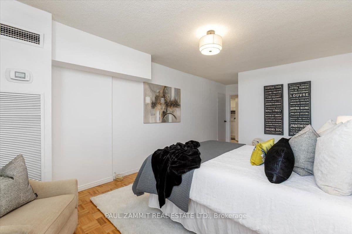 7811 Yonge Street, Unit 701 thumbnail 23