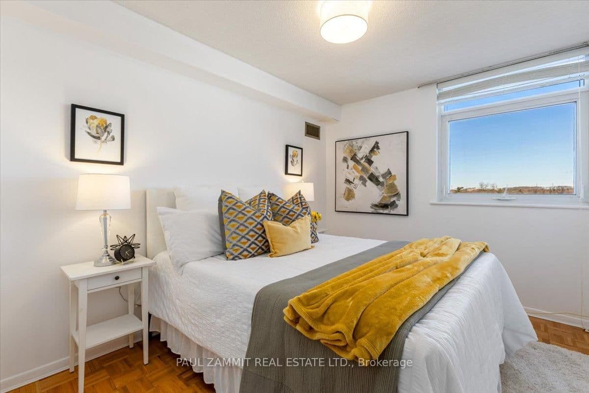 7811 Yonge Street, Unit 701 thumbnail 26
