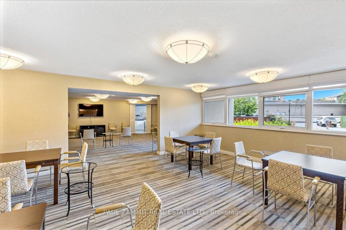 7811 Yonge Street, Unit 701 thumbnail 32