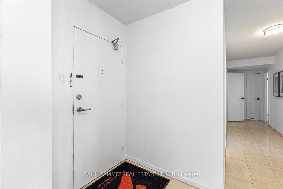 7811 Yonge Street, Unit 701 thumbnail 7