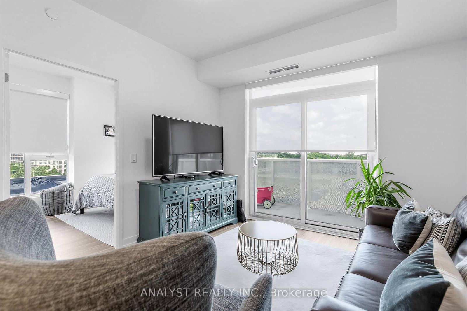 498 Caldari Road, Unit 522 thumbnail 10