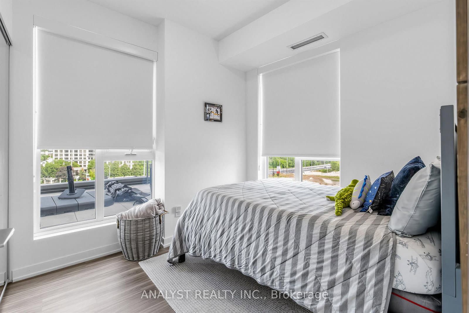 498 Caldari Road, Unit 522 thumbnail 11