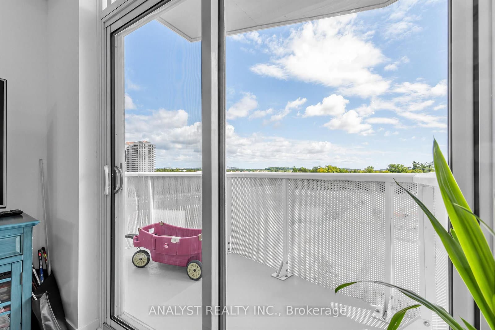 498 Caldari Road, Unit 522 thumbnail 18
